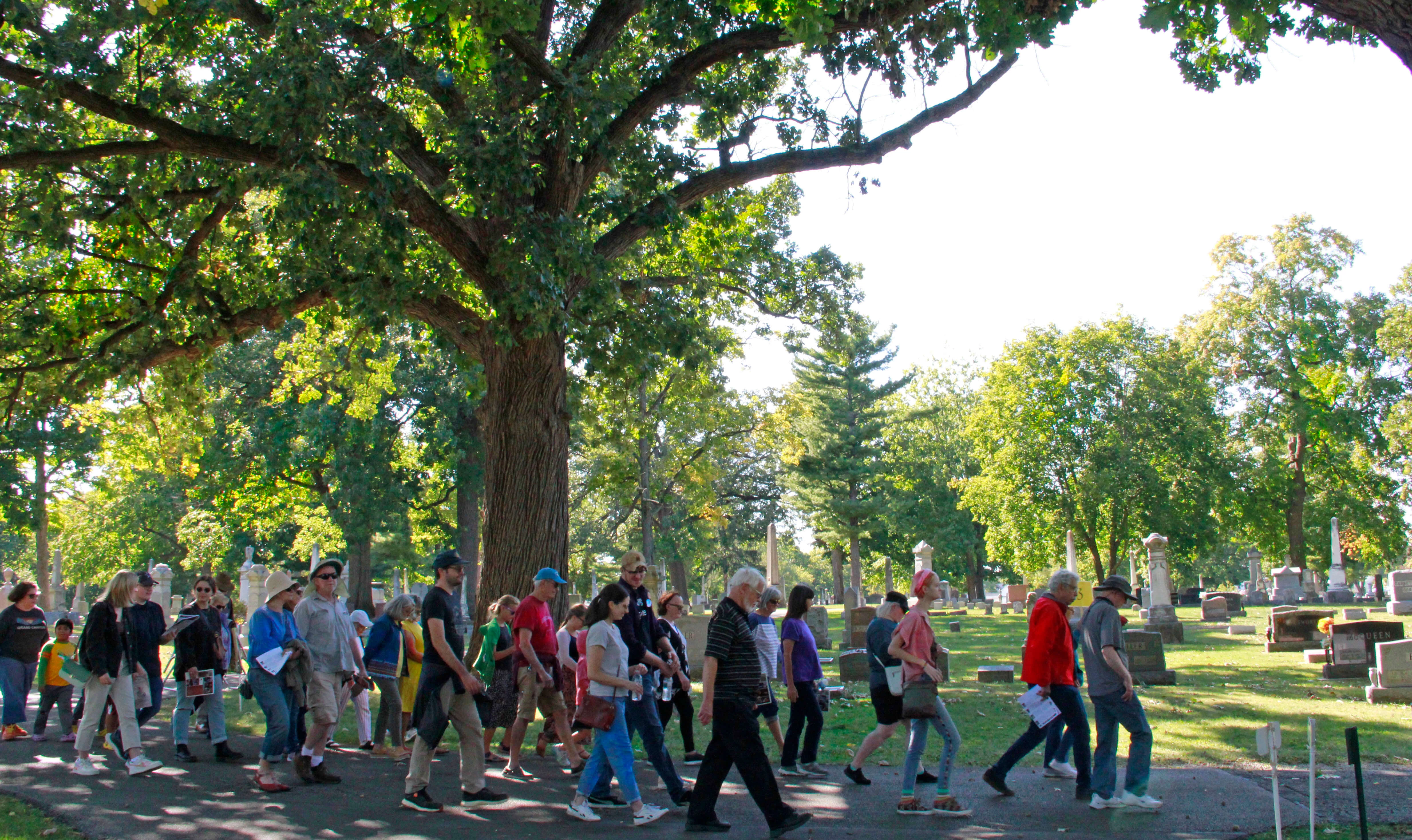 Large group cemetery walk tour